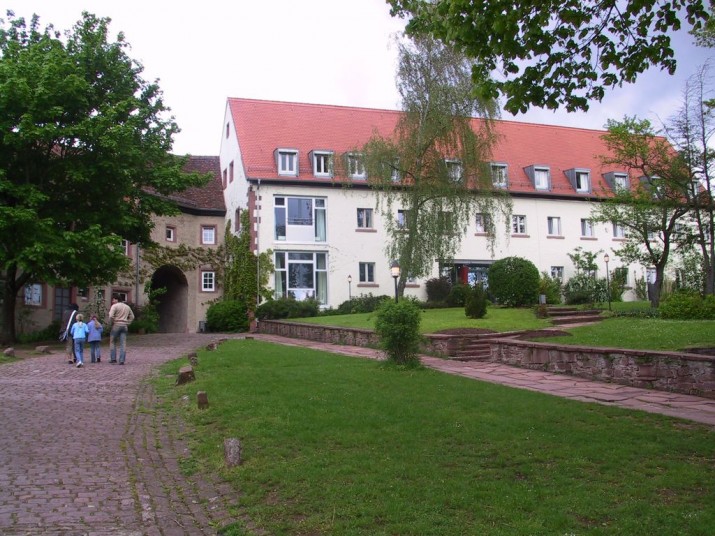 Burgfuehrung 48